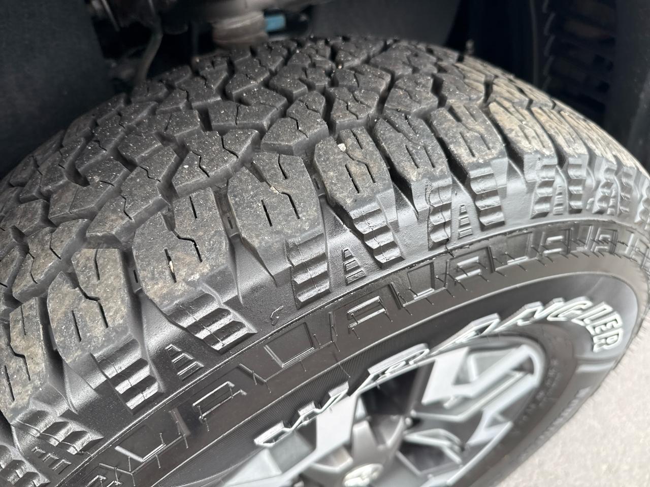 Toyota Tacoma TRD Off Road Double Cab 5' Bed V6 4x4 MT (Natl) 2018