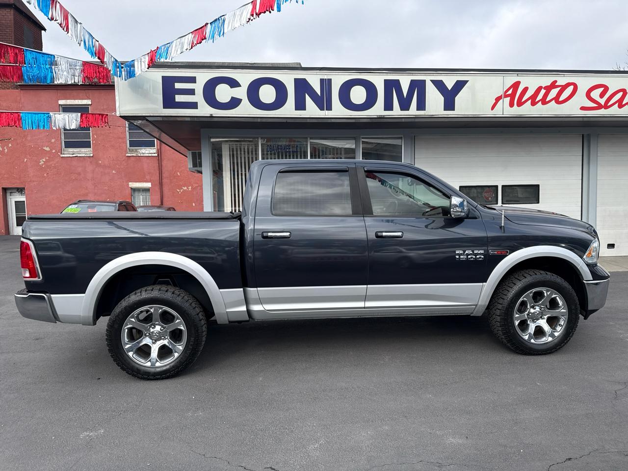 RAM 1500 4WD Crew Cab 140.5" Laramie 2014