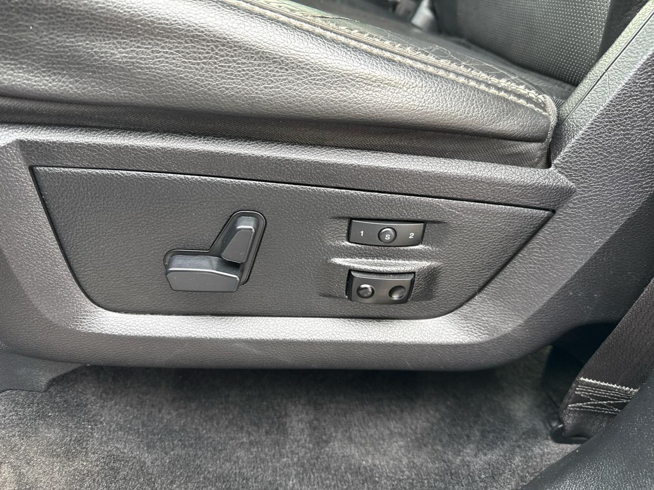 RAM 1500 4WD Crew Cab 140.5" Laramie 2014