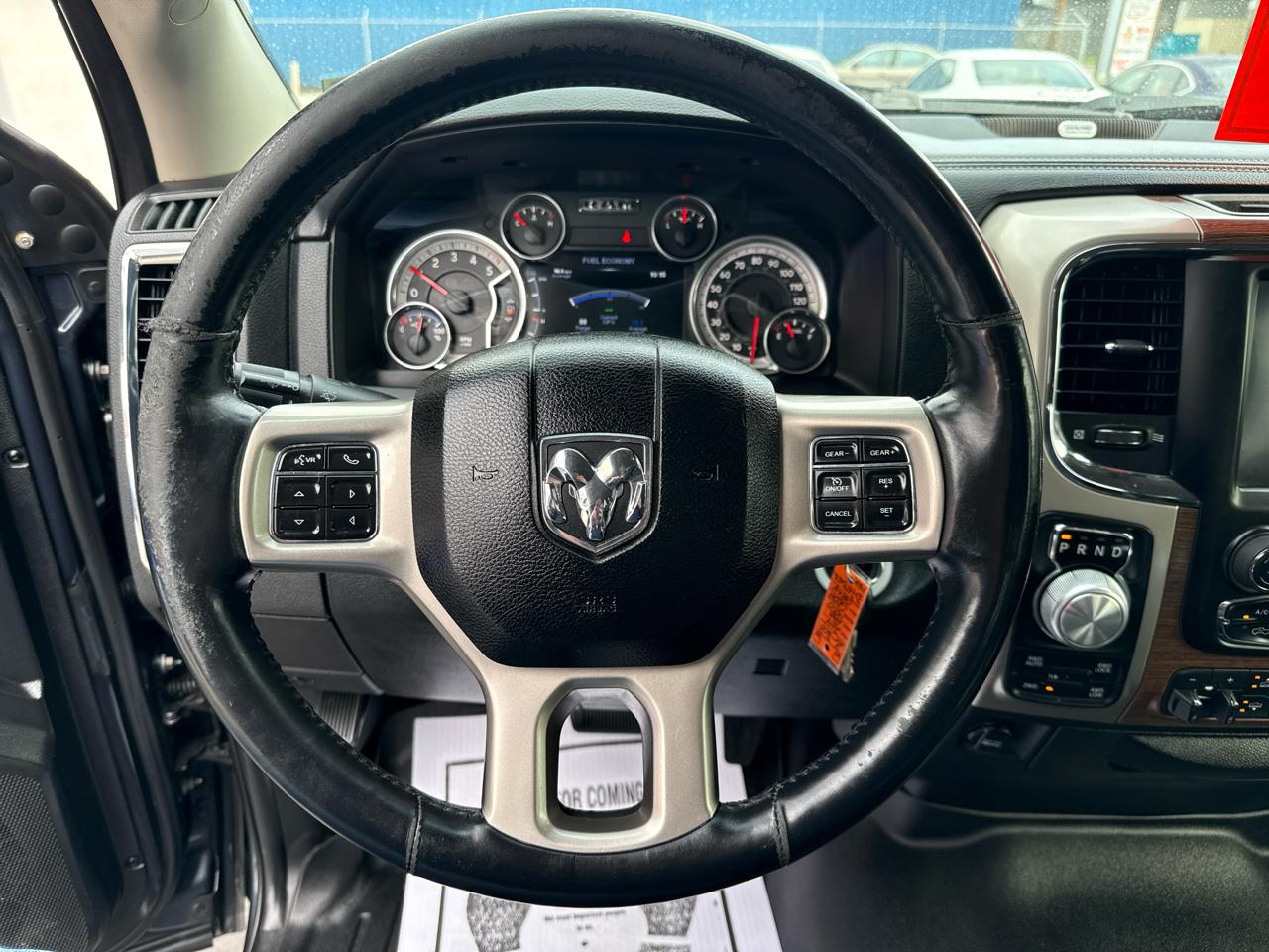 RAM 1500 4WD Crew Cab 140.5" Laramie 2014