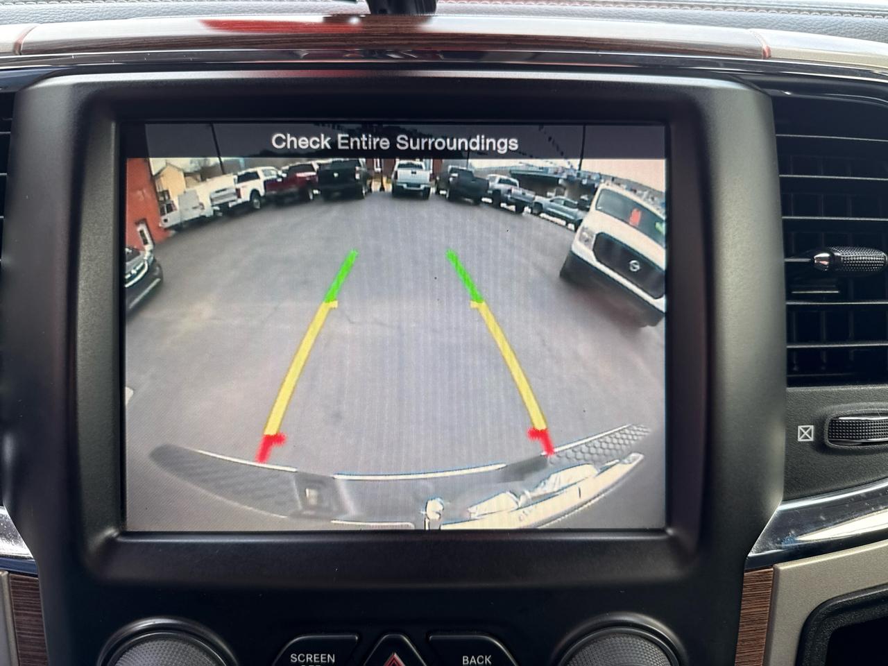 RAM 1500 4WD Crew Cab 140.5" Laramie 2014