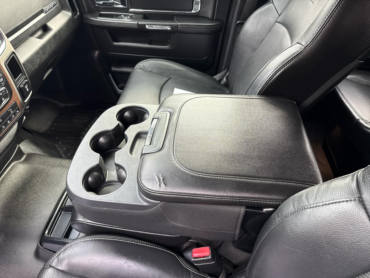 RAM 1500 4WD Crew Cab 140.5" Laramie 2014