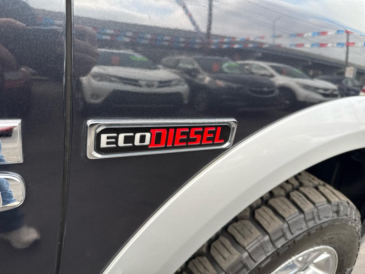 RAM 1500 4WD Crew Cab 140.5" Laramie 2014