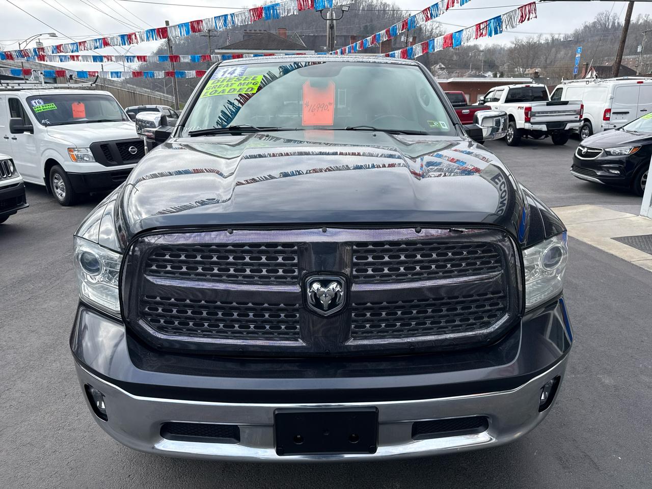 RAM 1500 4WD Crew Cab 140.5" Laramie 2014