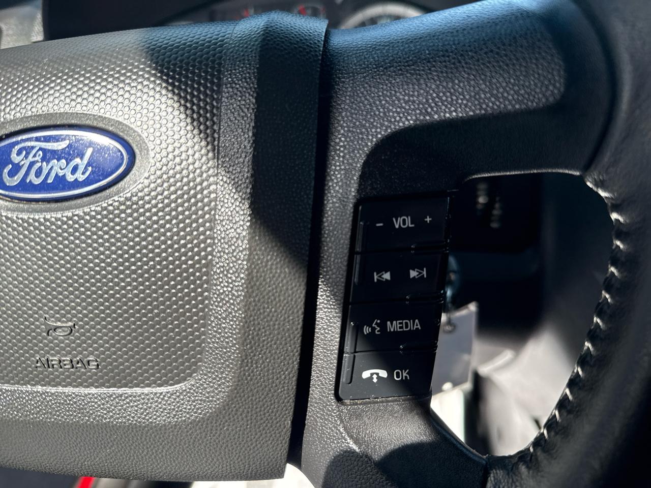 Ford Escape 4WD 4dr XLT 2011