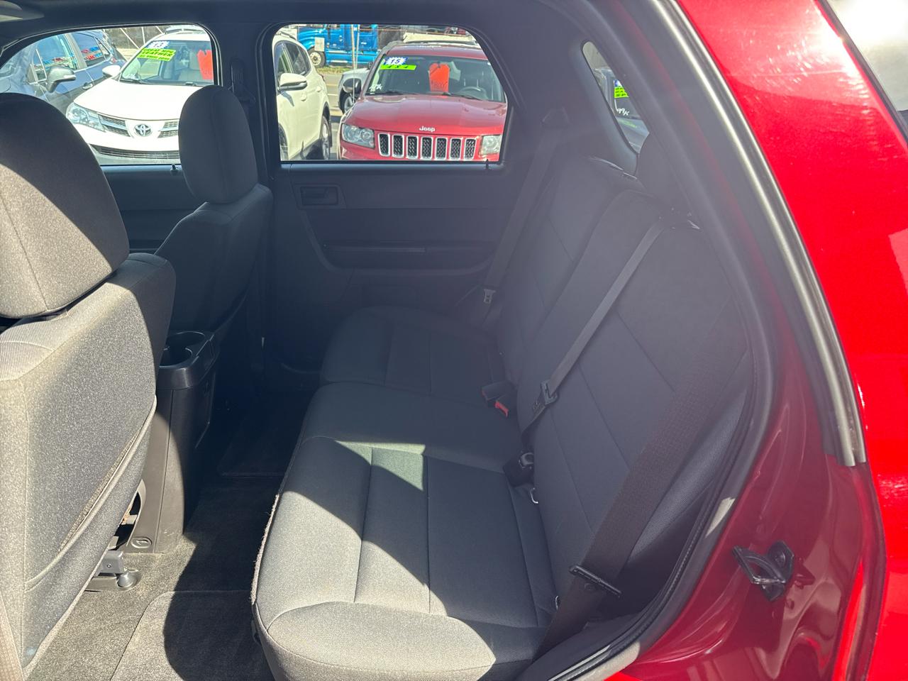 Ford Escape 4WD 4dr XLT 2011