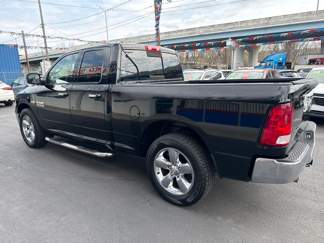 RAM 1500 2WD Quad Cab 140.5" Big Horn 2013