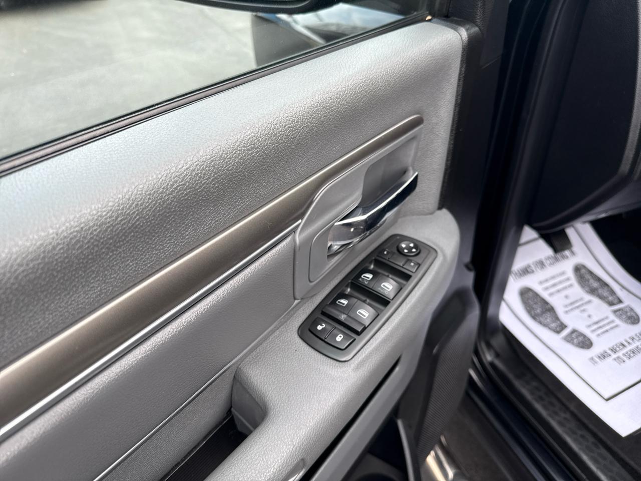 RAM 1500 2WD Quad Cab 140.5" Big Horn 2013