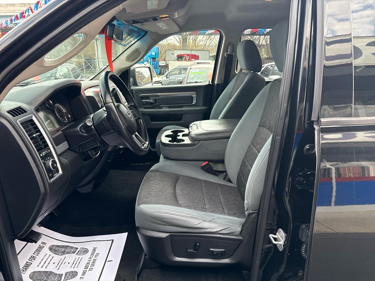 RAM 1500 2WD Quad Cab 140.5" Big Horn 2013