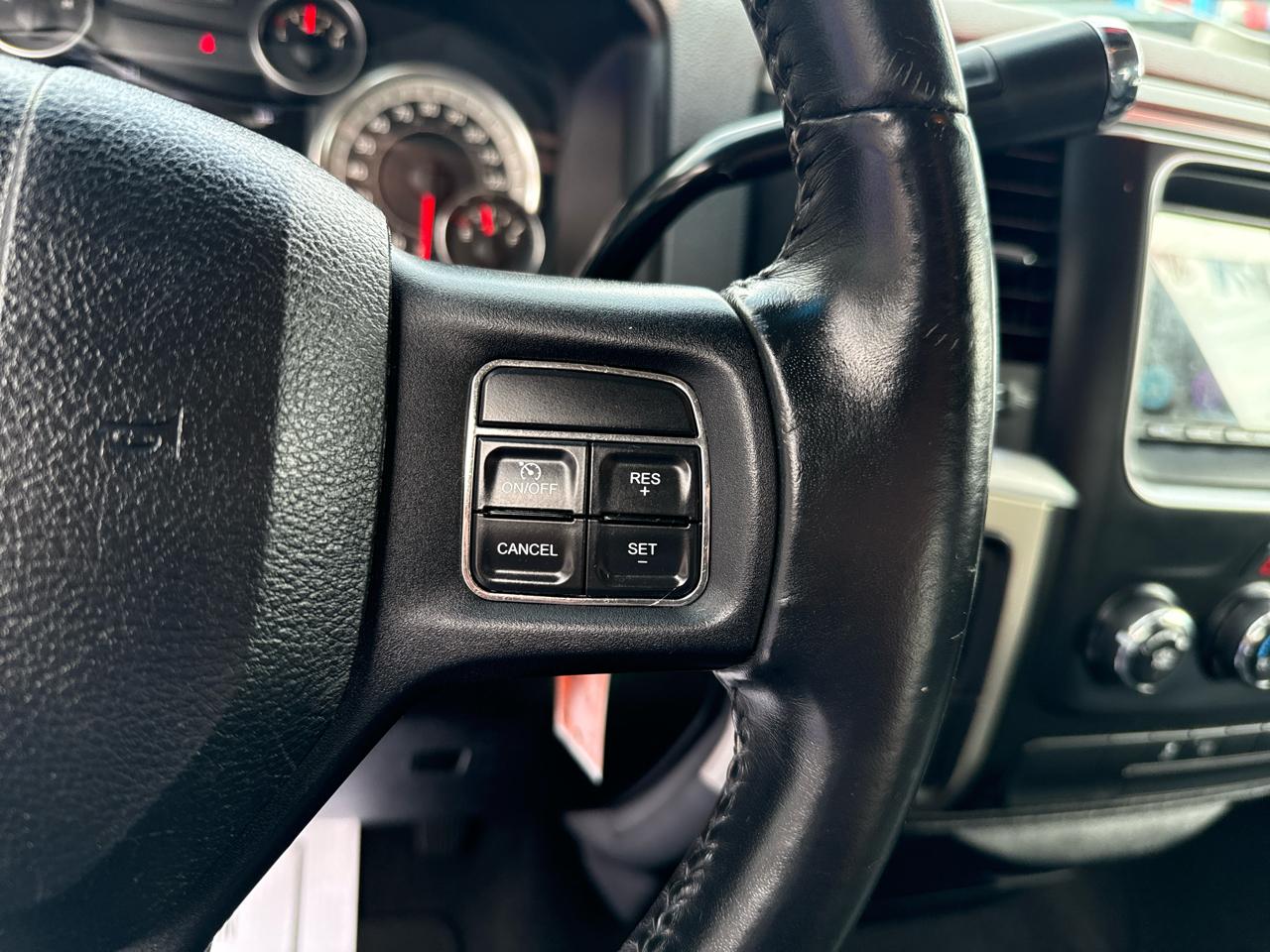 RAM 1500 2WD Quad Cab 140.5" Big Horn 2013