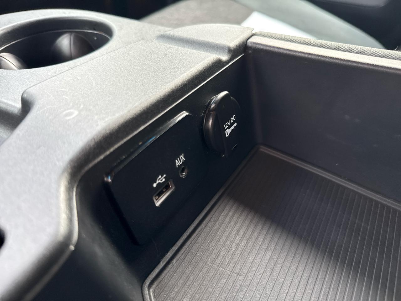 RAM 1500 2WD Quad Cab 140.5" Big Horn 2013