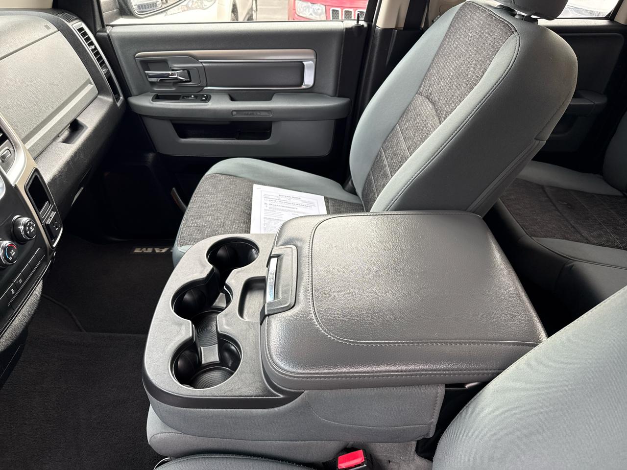 RAM 1500 2WD Quad Cab 140.5" Big Horn 2013