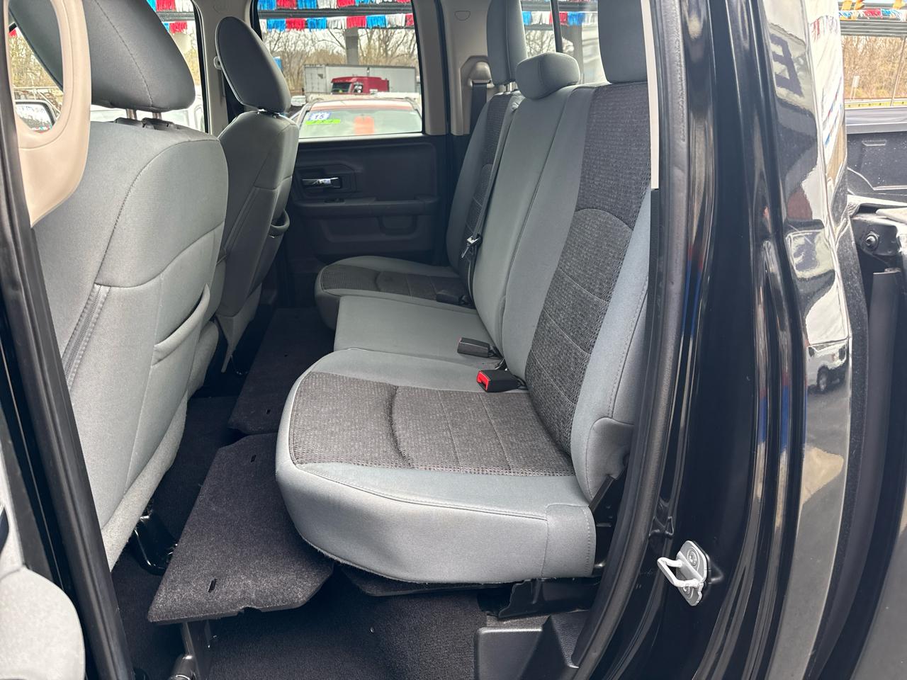 RAM 1500 2WD Quad Cab 140.5" Big Horn 2013