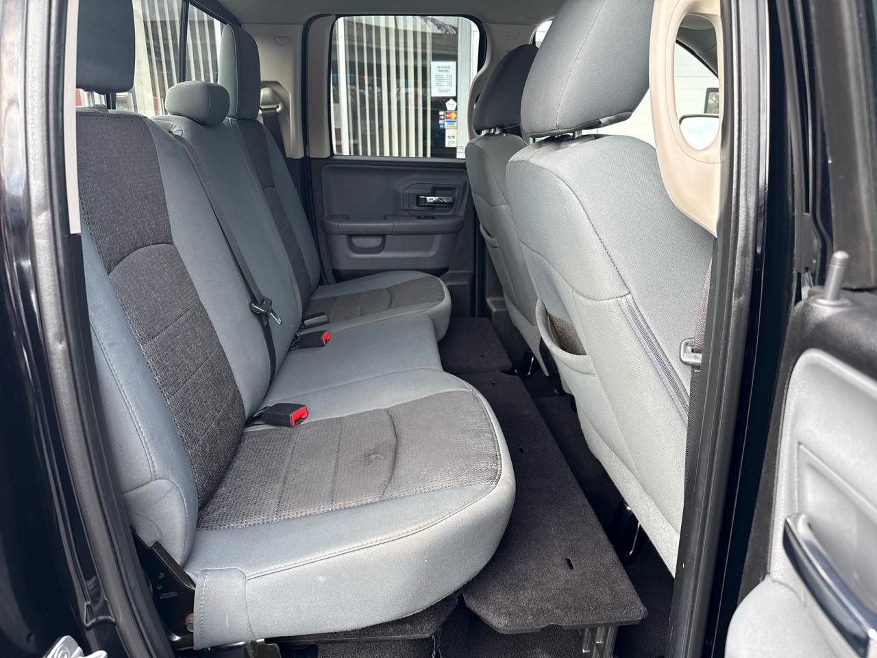 RAM 1500 2WD Quad Cab 140.5" Big Horn 2013