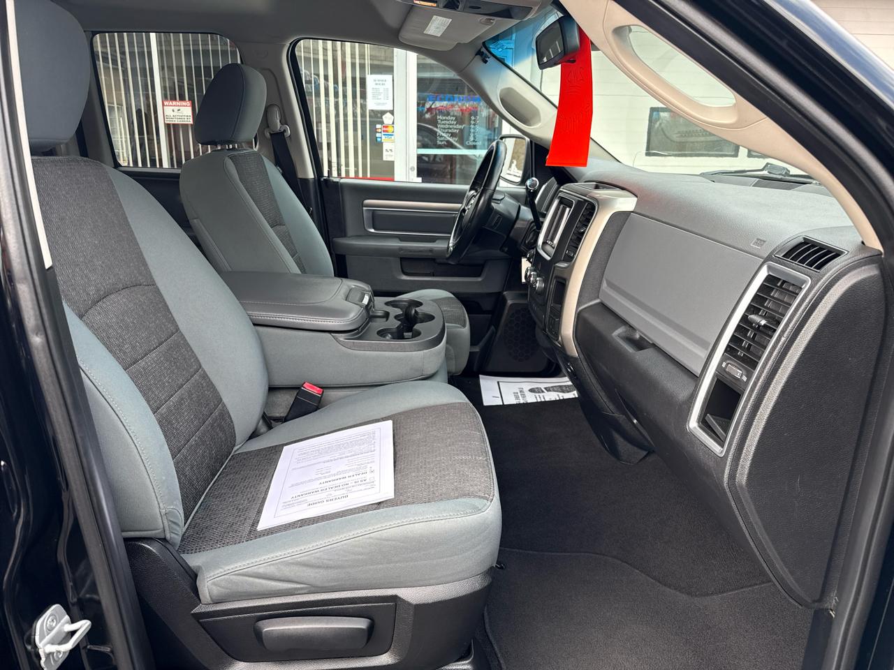 RAM 1500 2WD Quad Cab 140.5" Big Horn 2013