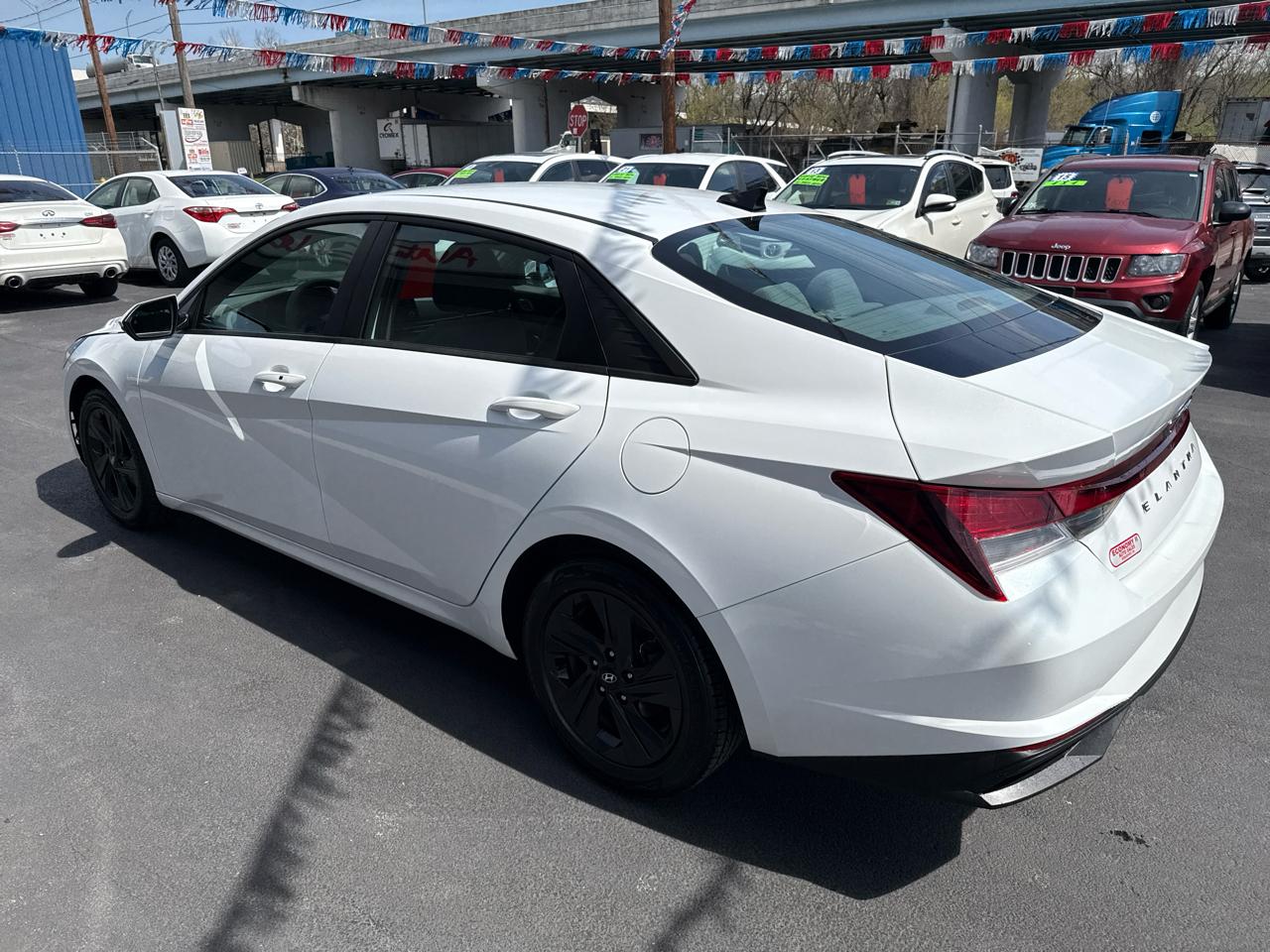Hyundai Elantra SEL IVT 2021