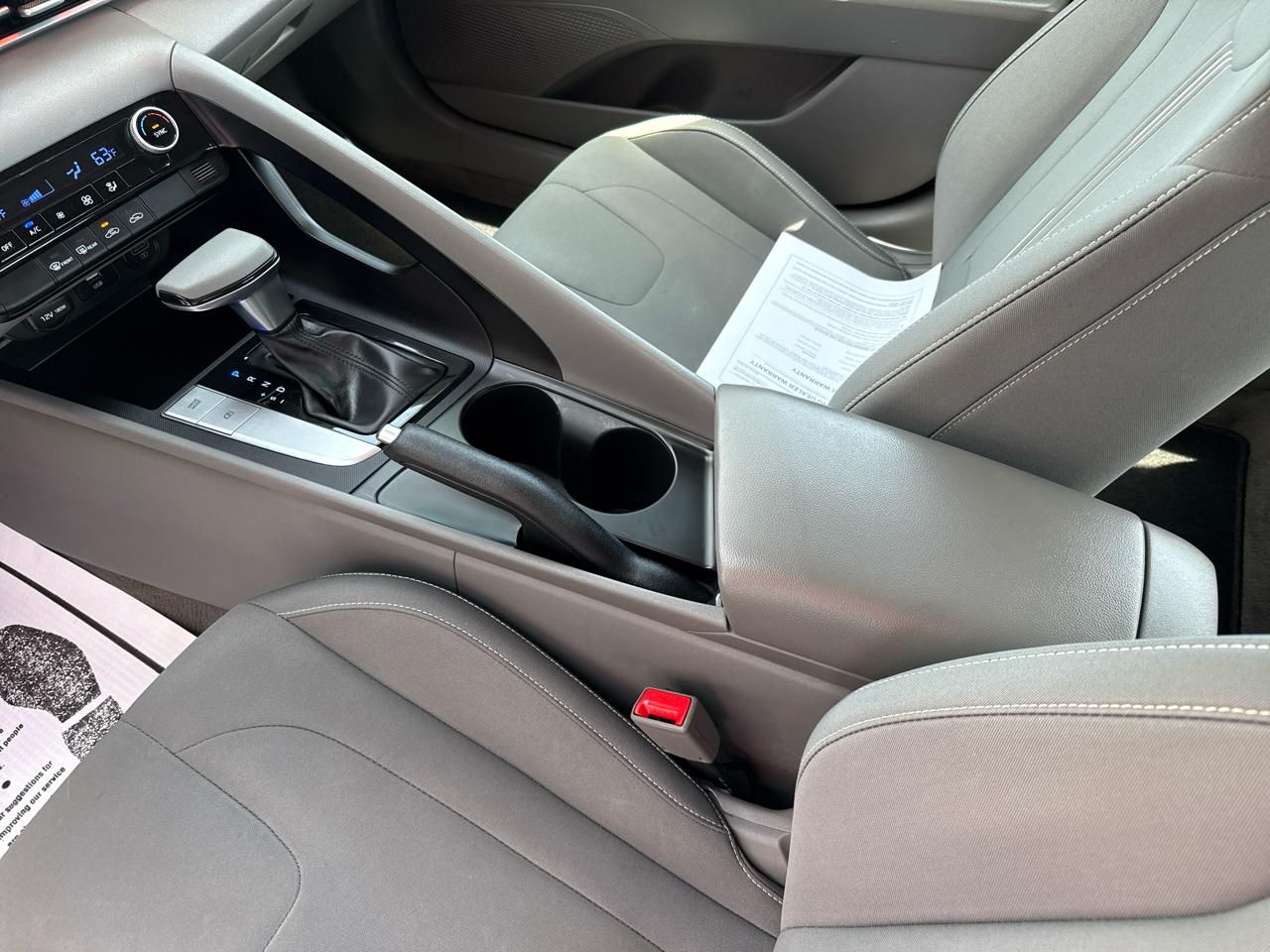 Hyundai Elantra SEL IVT 2021