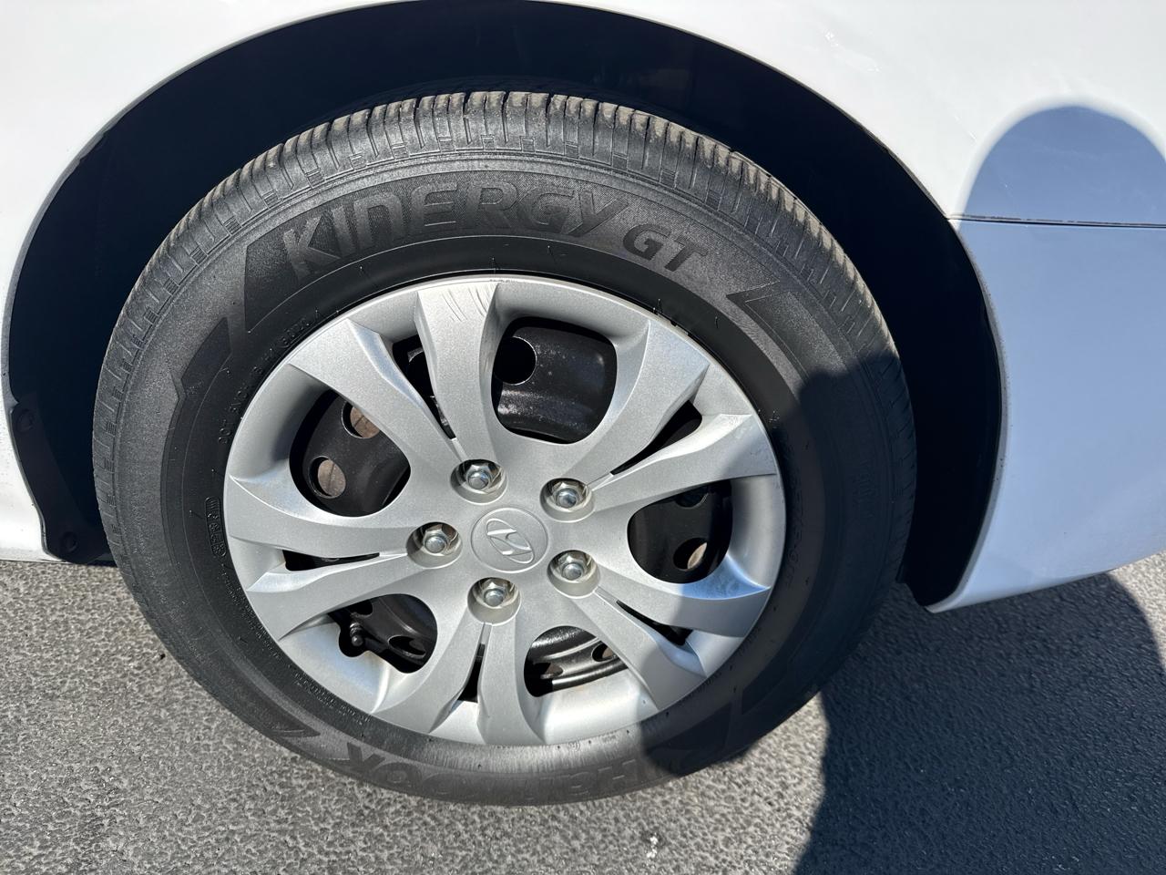 Hyundai Elantra 4dr Sdn Auto GLS PZEV 2010