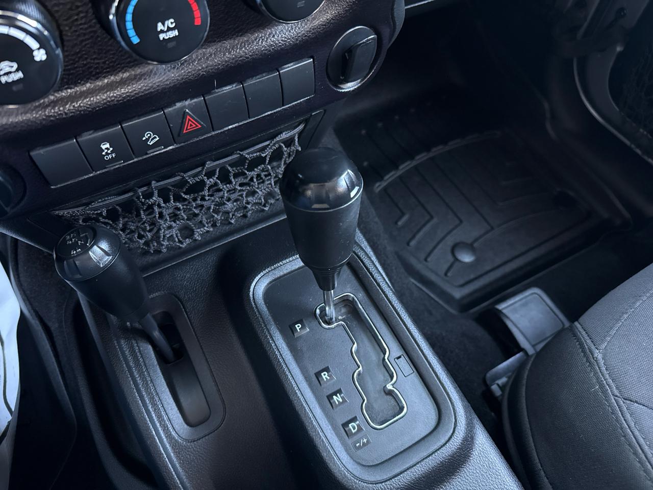 Jeep Wrangler 4WD 2dr Sport 2015