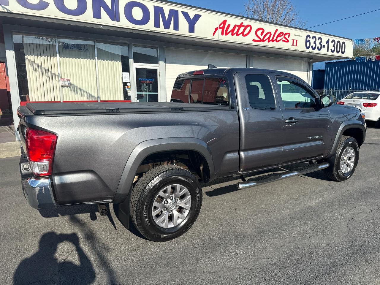 Toyota Tacoma 4WD Access Cab V6 AT SR5 (Natl) 2016