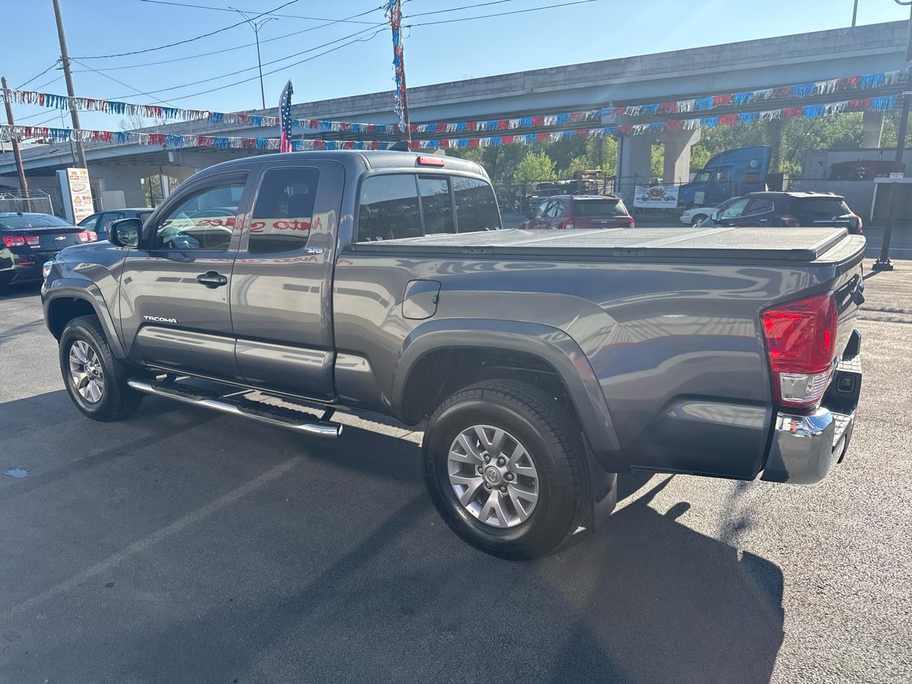 Toyota Tacoma 4WD Access Cab V6 AT SR5 (Natl) 2016