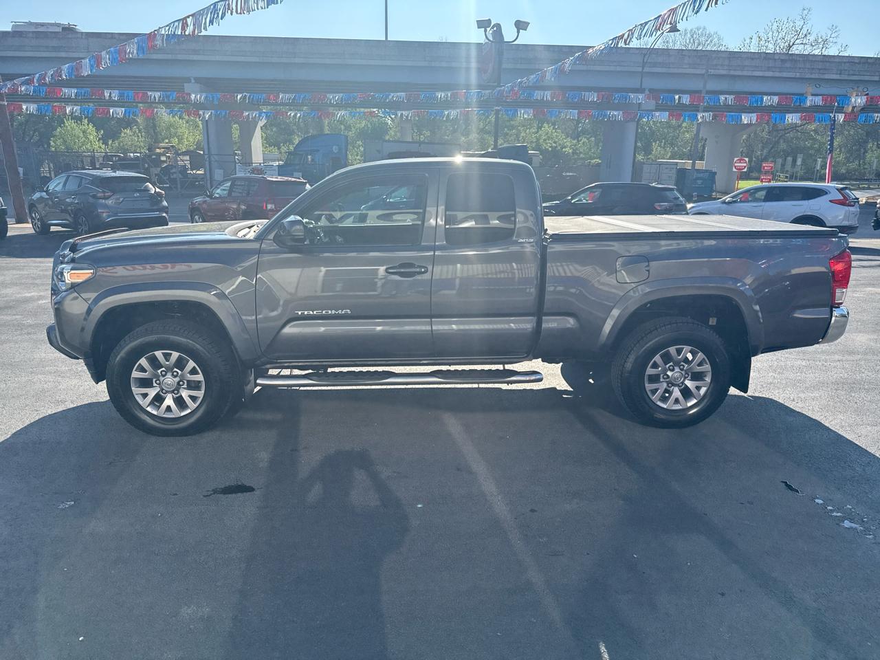 Toyota Tacoma 4WD Access Cab V6 AT SR5 (Natl) 2016