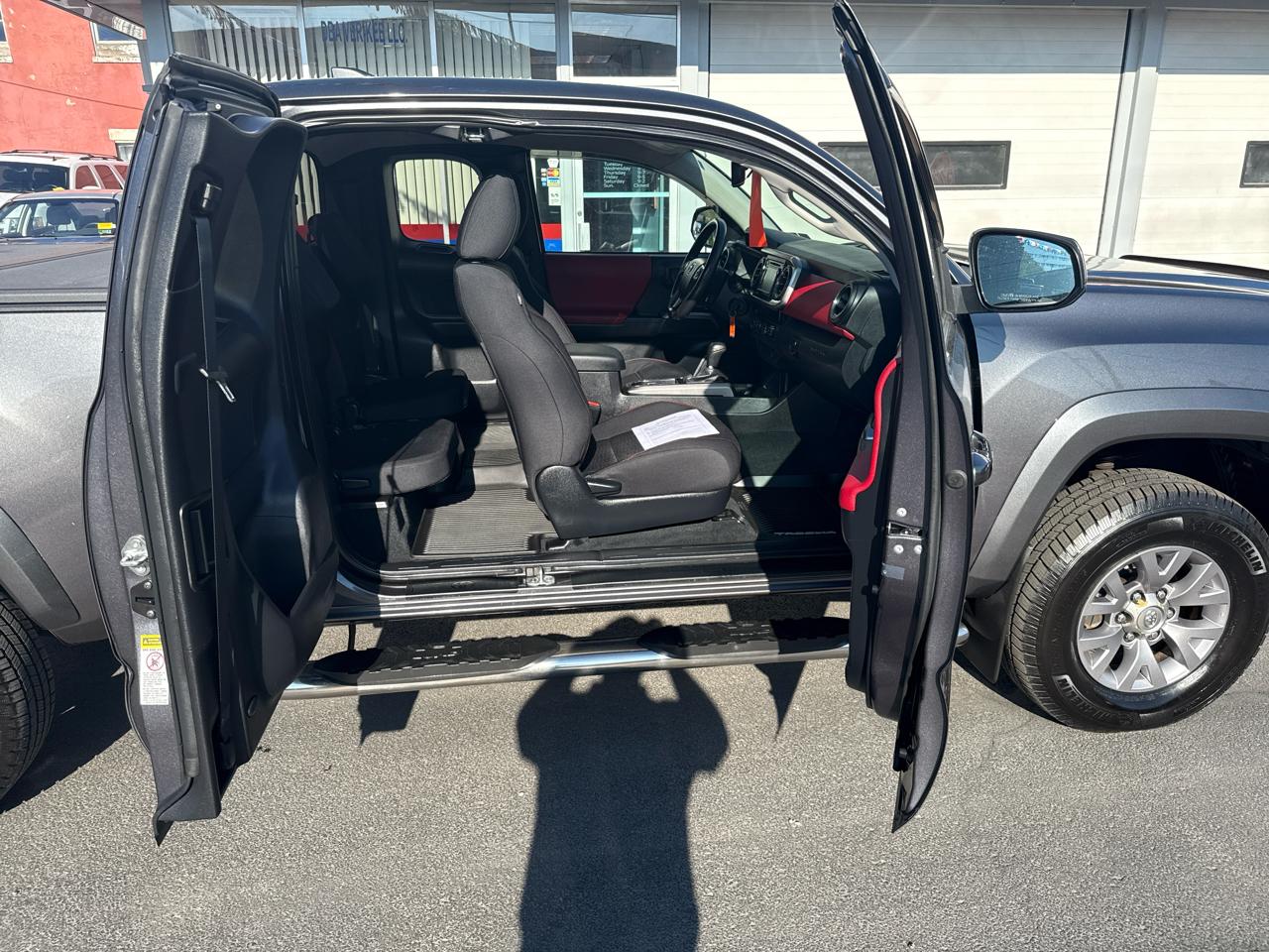 Toyota Tacoma 4WD Access Cab V6 AT SR5 (Natl) 2016