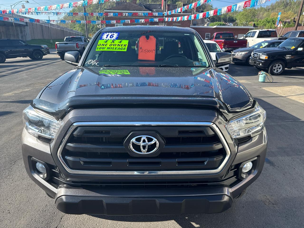Toyota Tacoma 4WD Access Cab V6 AT SR5 (Natl) 2016