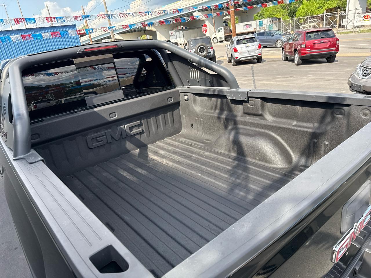 GMC Sierra 1500 4WD Double Cab 143.5" SLT 2017