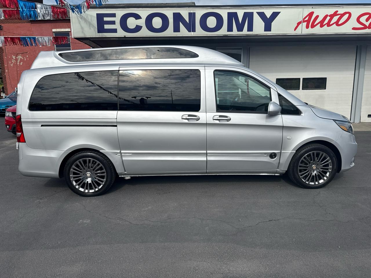 Mercedes-Benz Metris Passenger Van RWD 126" 2016