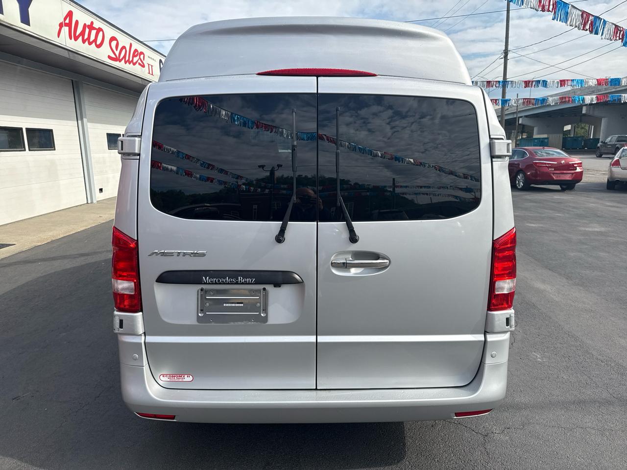 Mercedes-Benz Metris Passenger Van RWD 126" 2016
