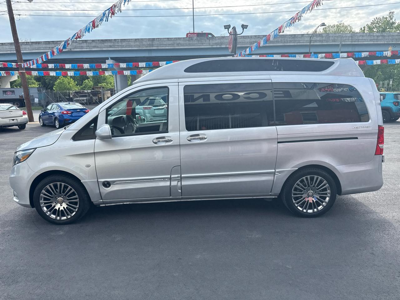 Mercedes-Benz Metris Passenger Van RWD 126" 2016