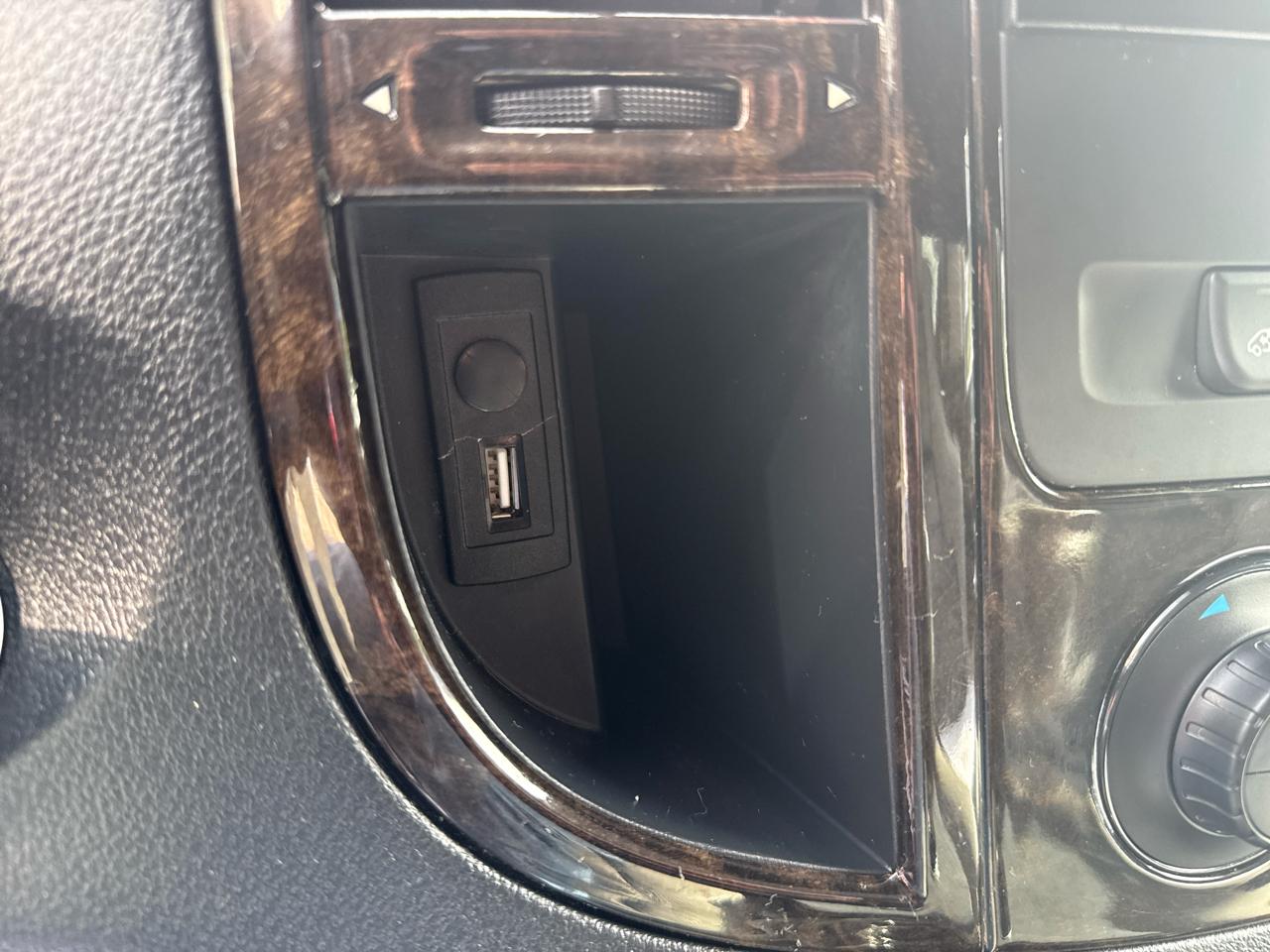 Mercedes-Benz Metris Passenger Van RWD 126" 2016