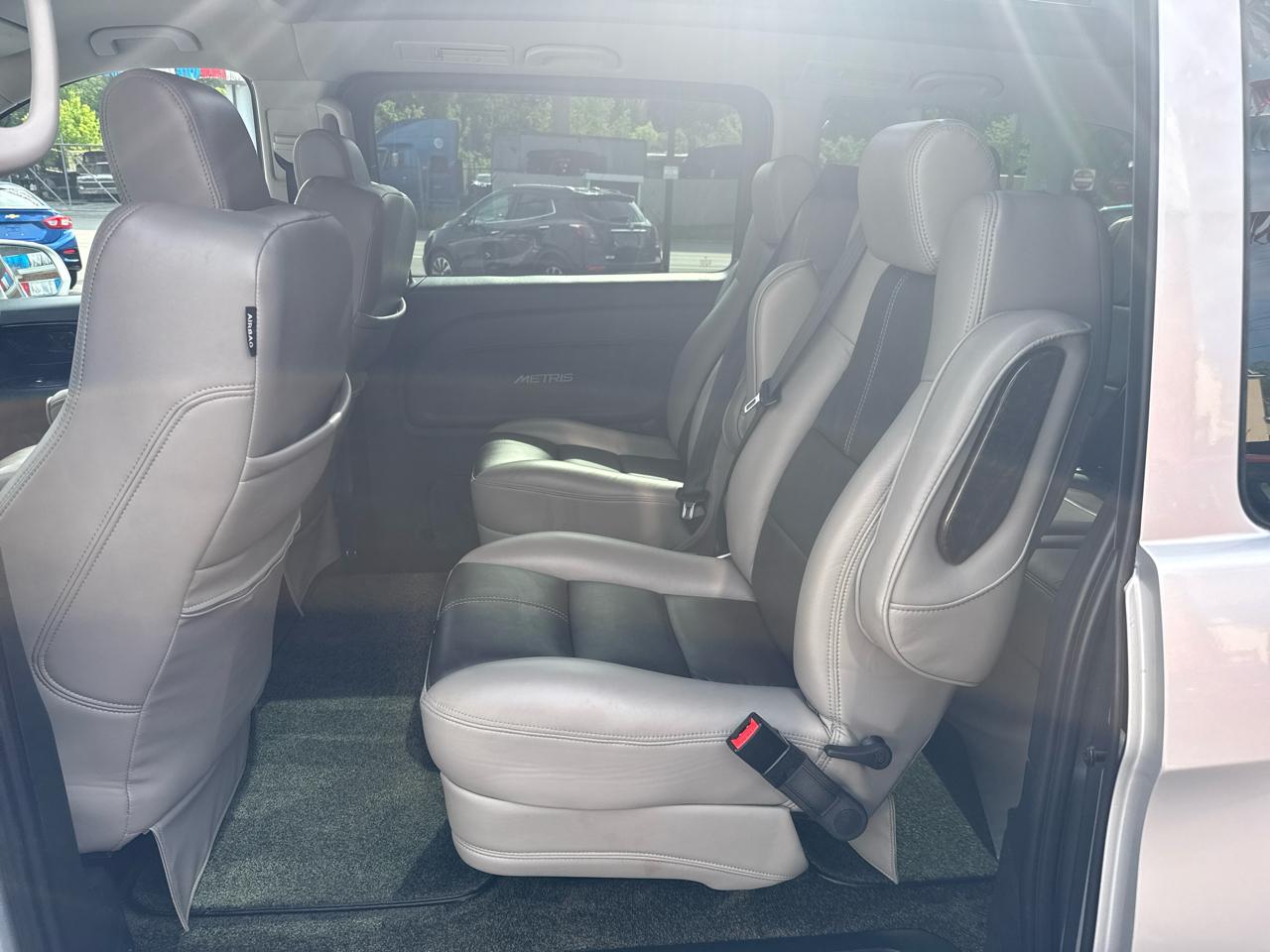 Mercedes-Benz Metris Passenger Van RWD 126" 2016