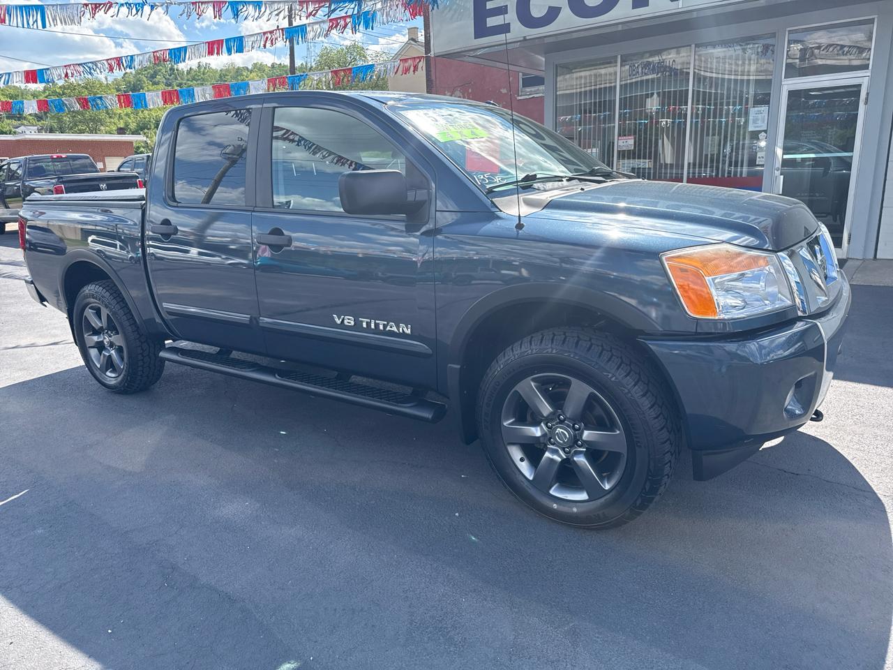 2015 Nissan Titan 4WD Crew Cab SWB SV