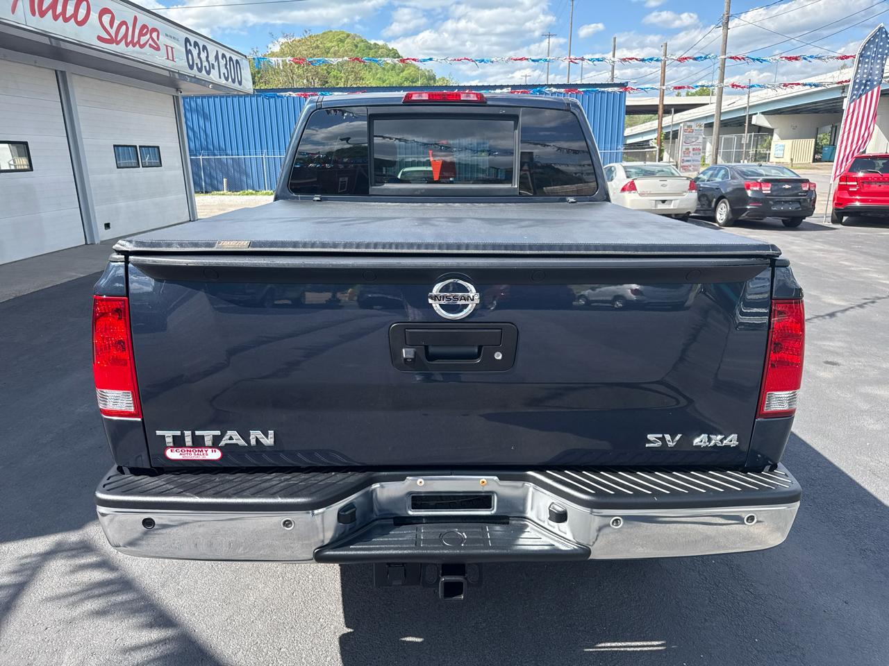 Nissan Titan 4WD Crew Cab SWB SV 2015
