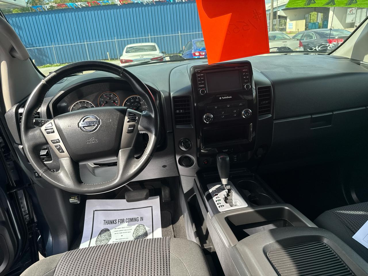 Nissan Titan 4WD Crew Cab SWB SV 2015