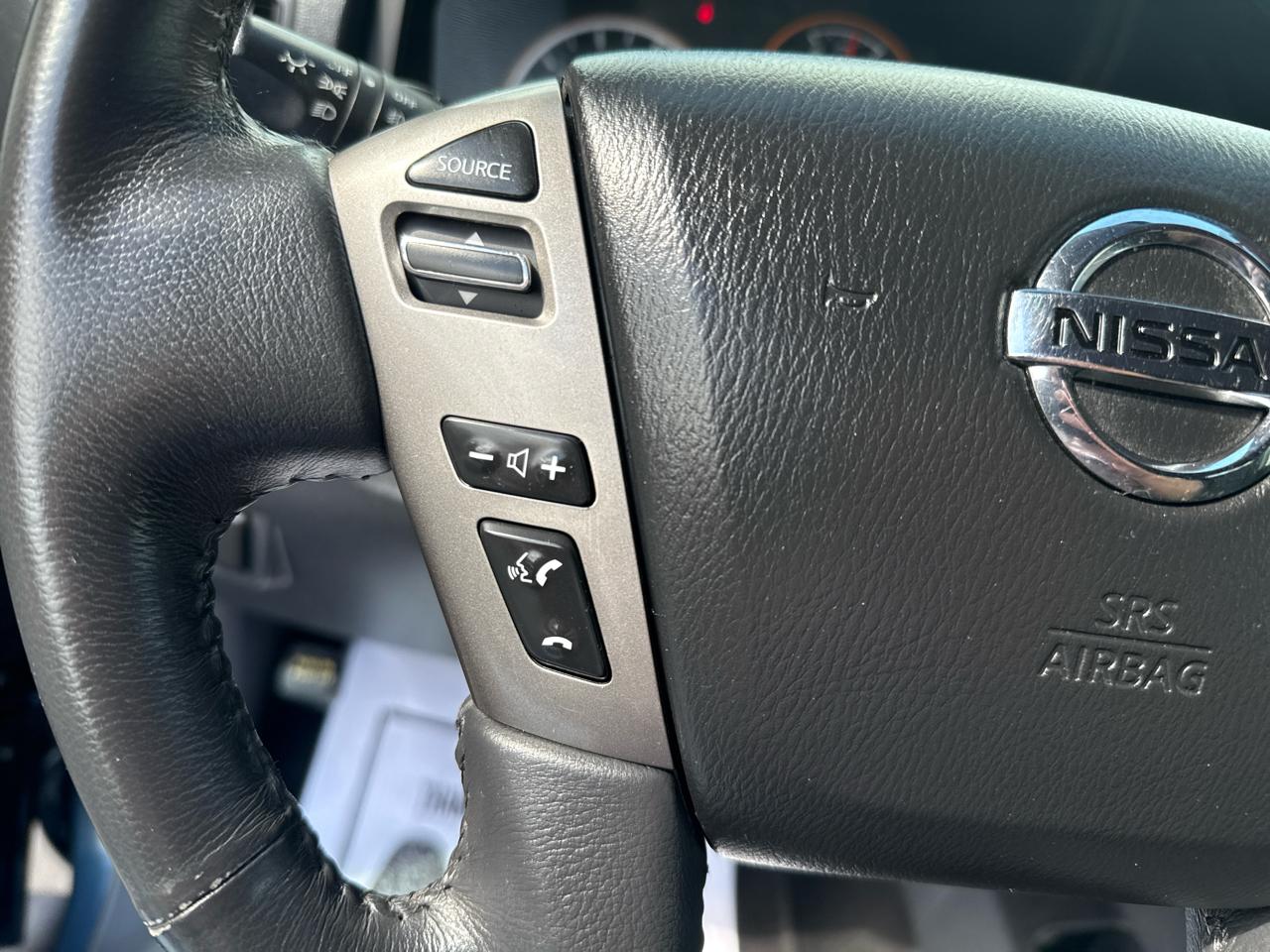 Nissan Titan 4WD Crew Cab SWB SV 2015