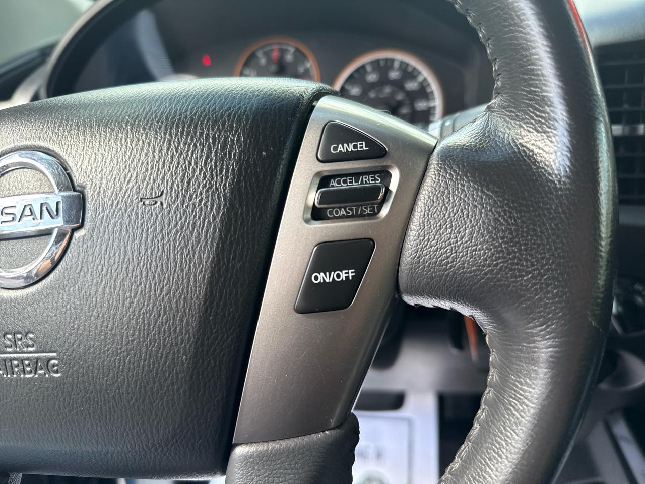 Nissan Titan 4WD Crew Cab SWB SV 2015