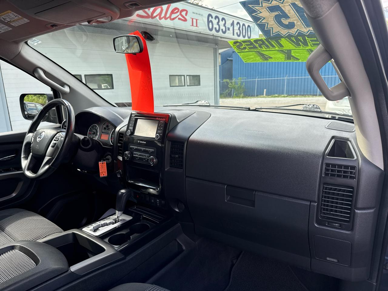 Nissan Titan 4WD Crew Cab SWB SV 2015