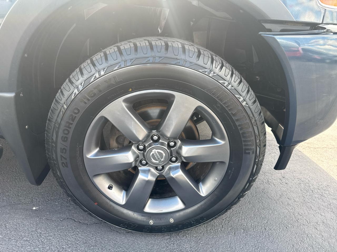 Nissan Titan 4WD Crew Cab SWB SV 2015