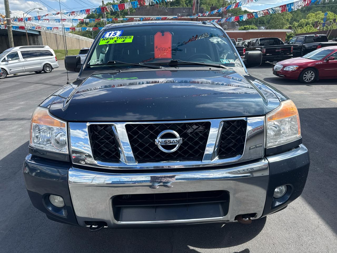 Nissan Titan 4WD Crew Cab SWB SV 2015