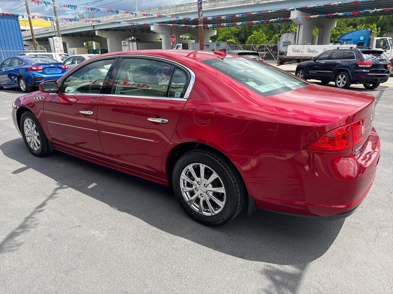 Buick Lucerne 4dr Sdn CXL Premium 2011