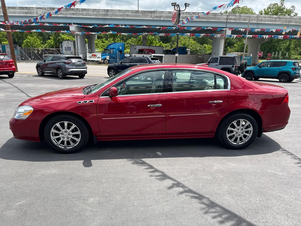 Buick Lucerne 4dr Sdn CXL Premium 2011
