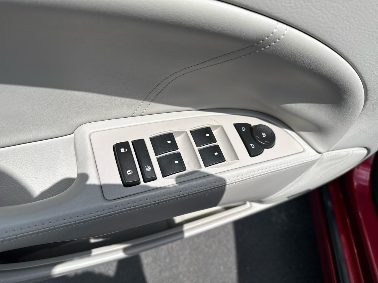 Buick Lucerne 4dr Sdn CXL Premium 2011