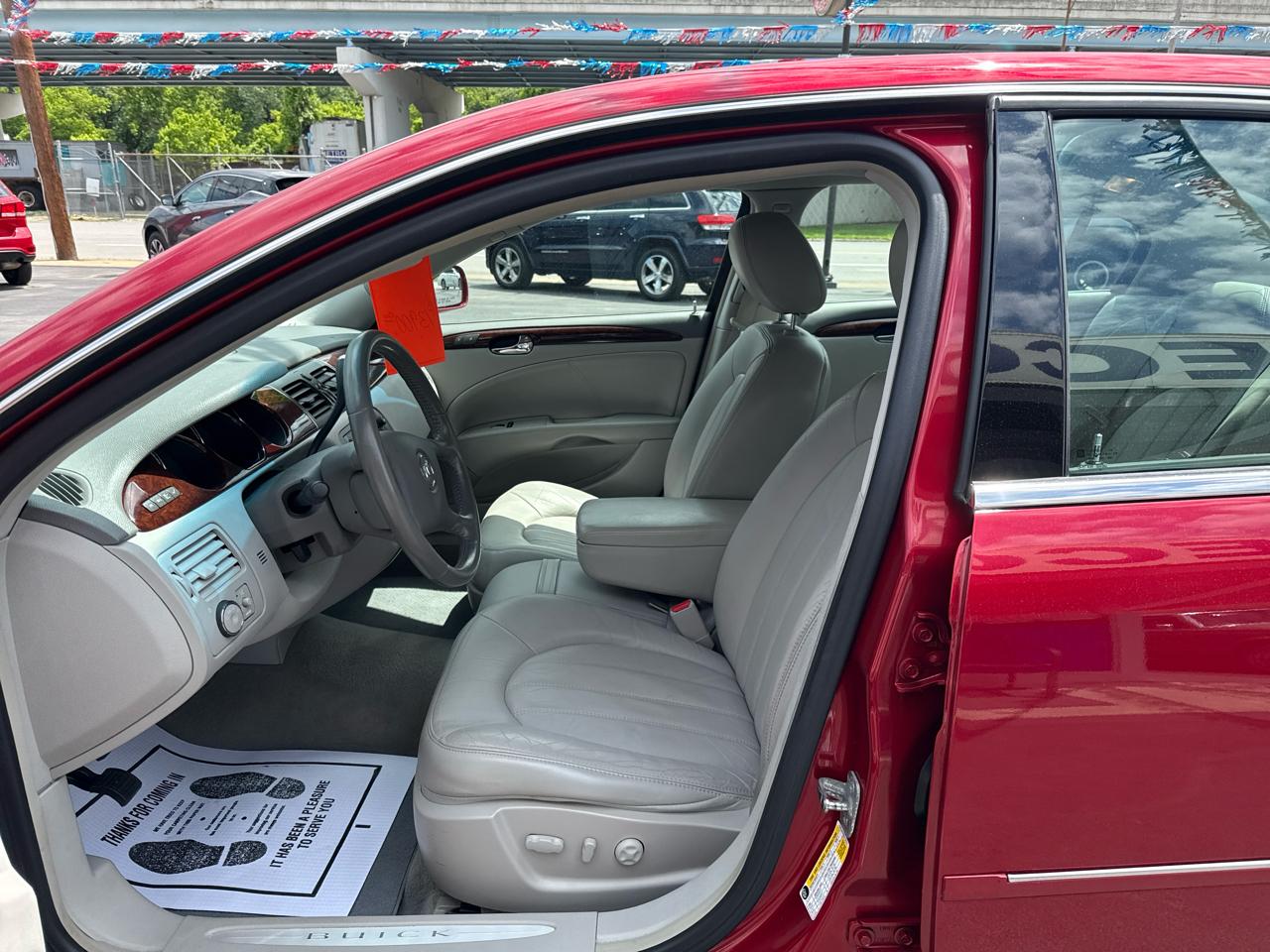 Buick Lucerne 4dr Sdn CXL Premium 2011