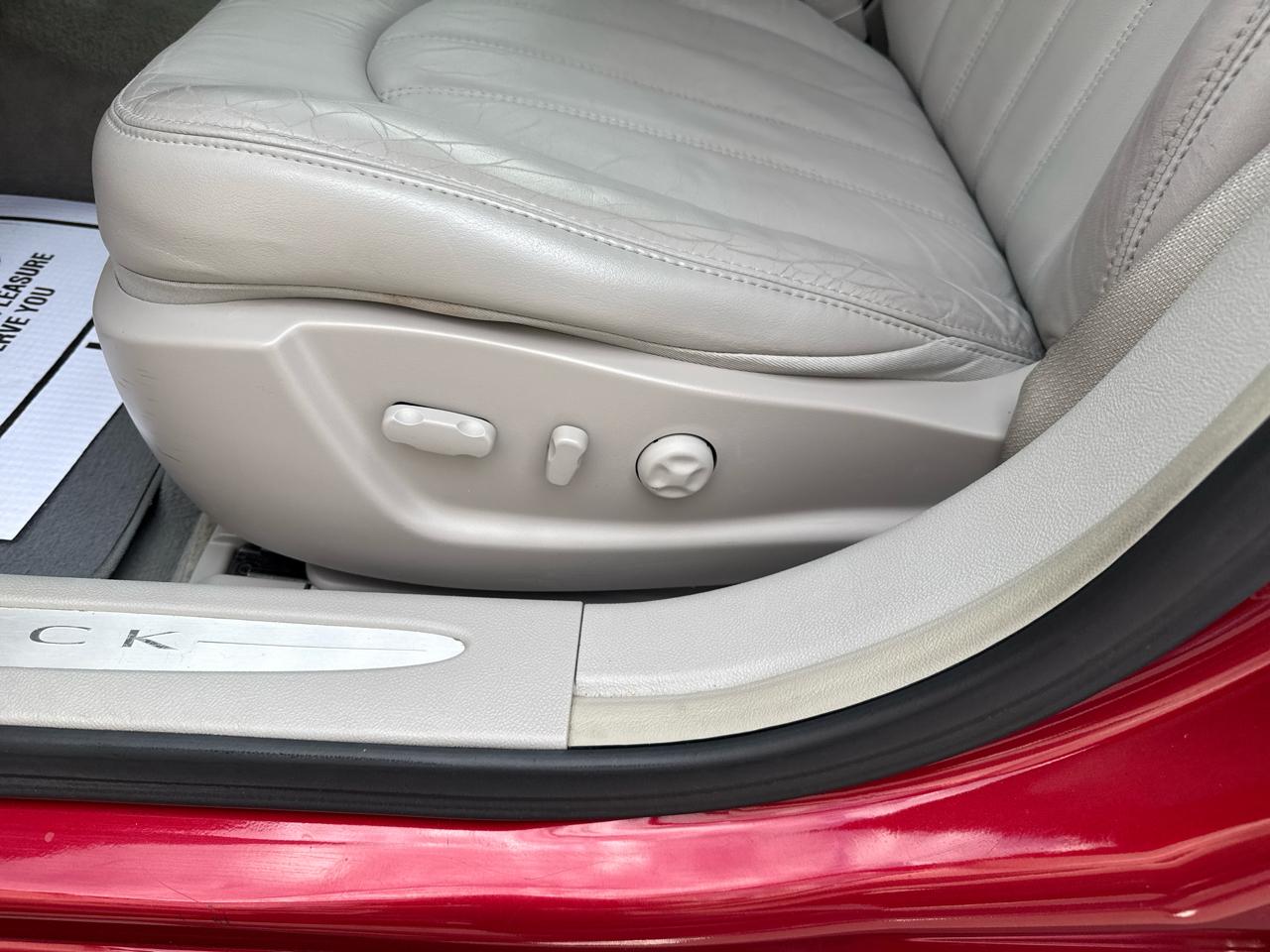 Buick Lucerne 4dr Sdn CXL Premium 2011