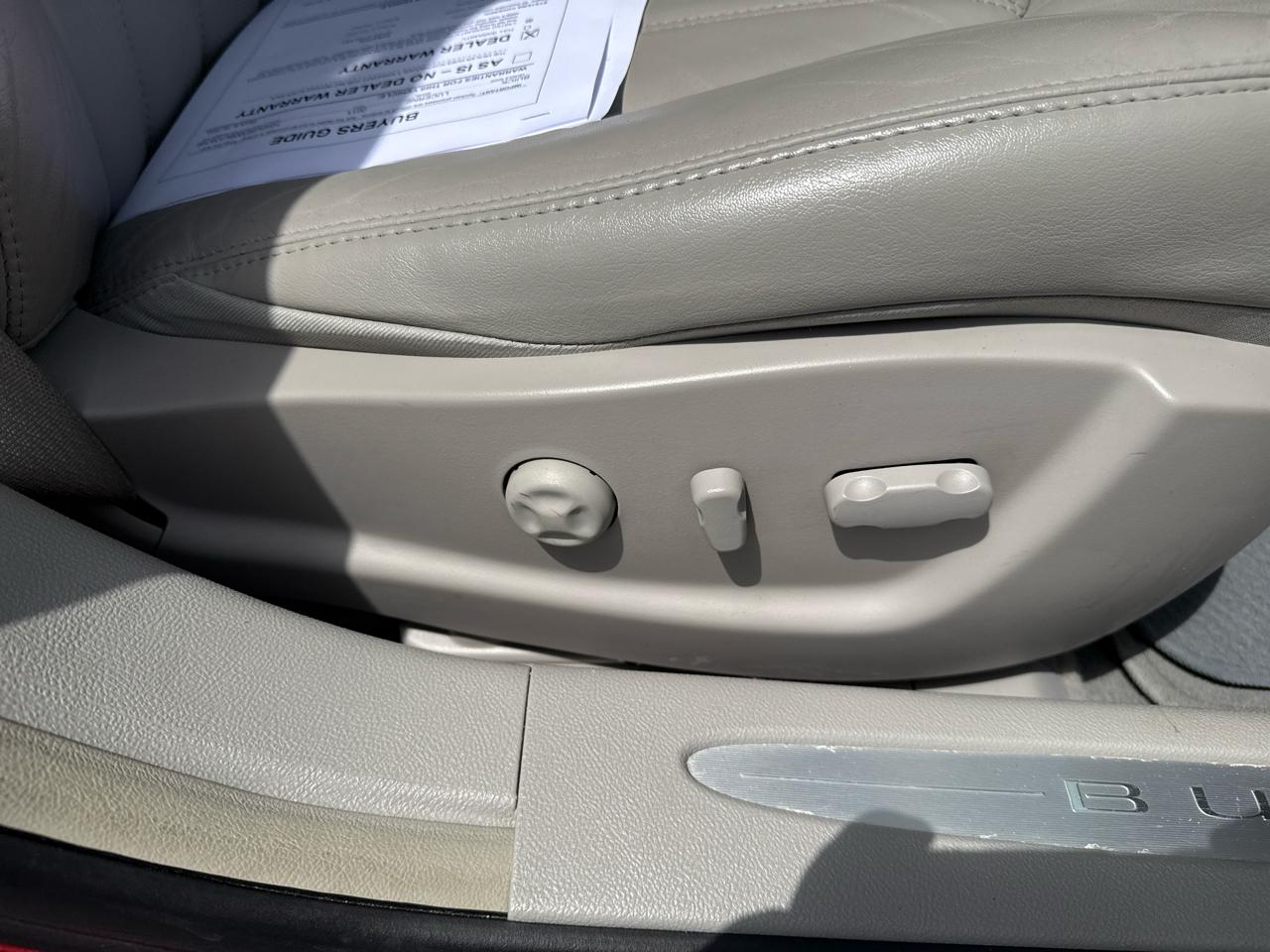 Buick Lucerne 4dr Sdn CXL Premium 2011