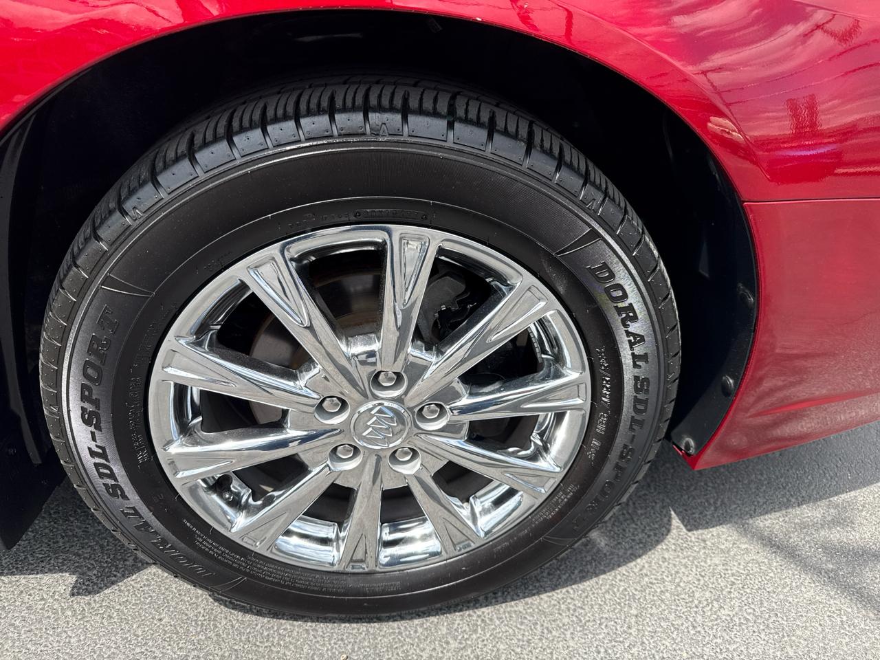 Buick Lucerne 4dr Sdn CXL Premium 2011