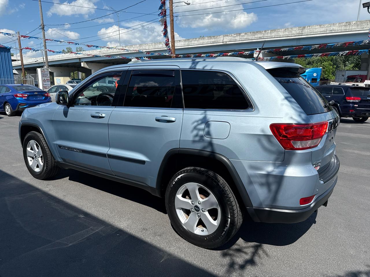 Jeep Grand Cherokee 4WD 4dr Laredo 2012